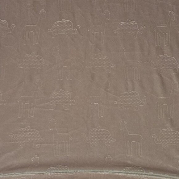 RN 119741 Solid Pink Baby Blanket Fleece Embossed Animal Safari Elephant Giraffe - Picture 4 of 8